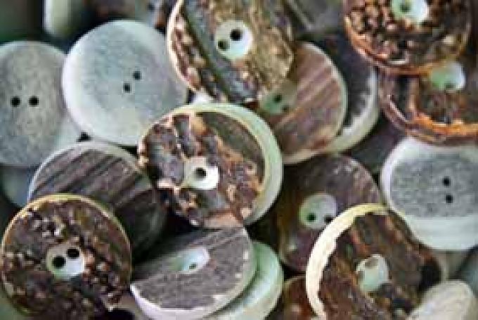 Aus gutem Horn geschnitzt