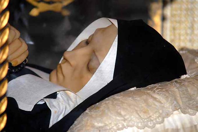 Bernadette von Lourdes lockt Pilger an die Loire