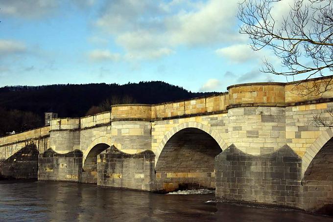 Über sieben Bögen sollst du gehen