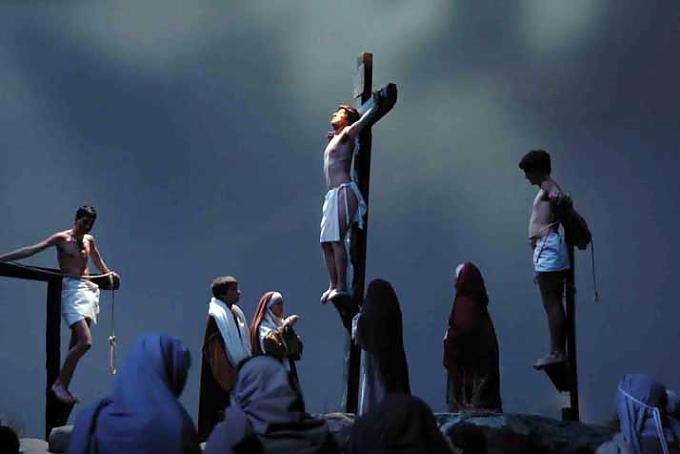 Wo Jesus Friseur ist und Pilatus ein Möbelgeschäft hat