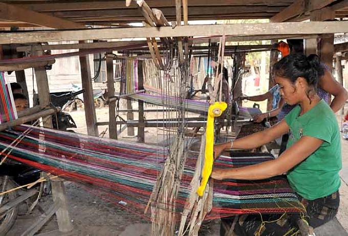 Wissenstransfer am Webstuhl