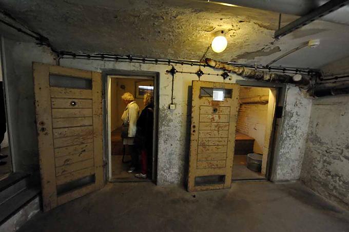 Gefängniszellen im ehemaligen Stasigefängnis in der Lindenstraße in Potsdam. 