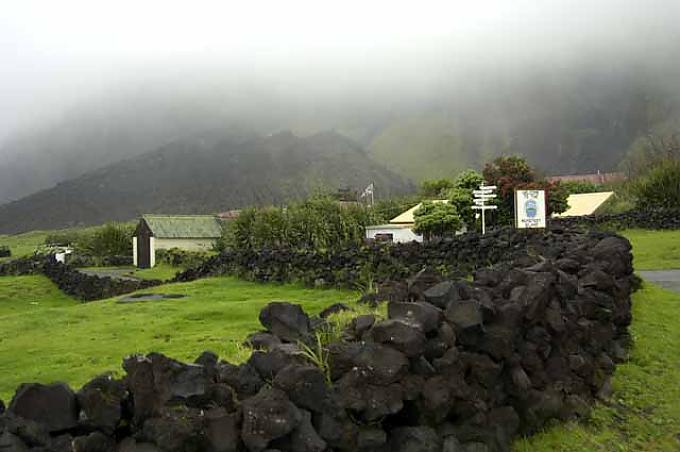 Ein Besuch auf der einsamsten Insel der Welt