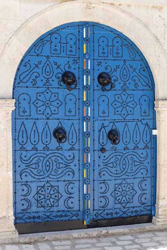 Kunstvolles Eingangstor in Sidi Bou Said