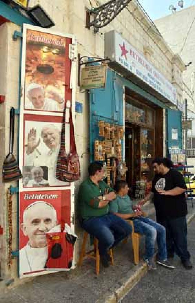 Straßenszene in Bethlehem mit altem Mann.