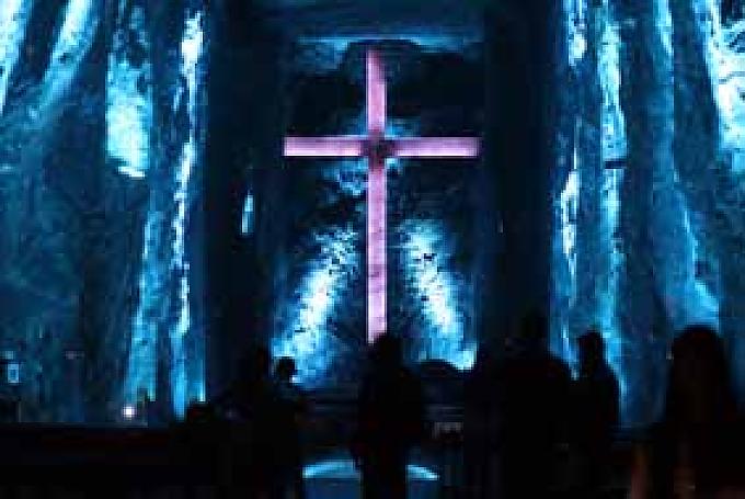 Das Salz der Erde oder: Kreuzweg mit Helm