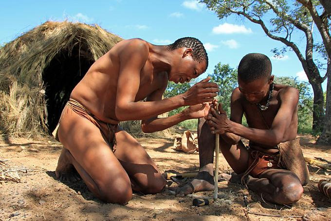 Zwei Mann – ein Feuer. Das erledigen die beiden in Nullkommanix Zwei Mann – ein Feuer. Das erledigen die beiden in Nullkommanix