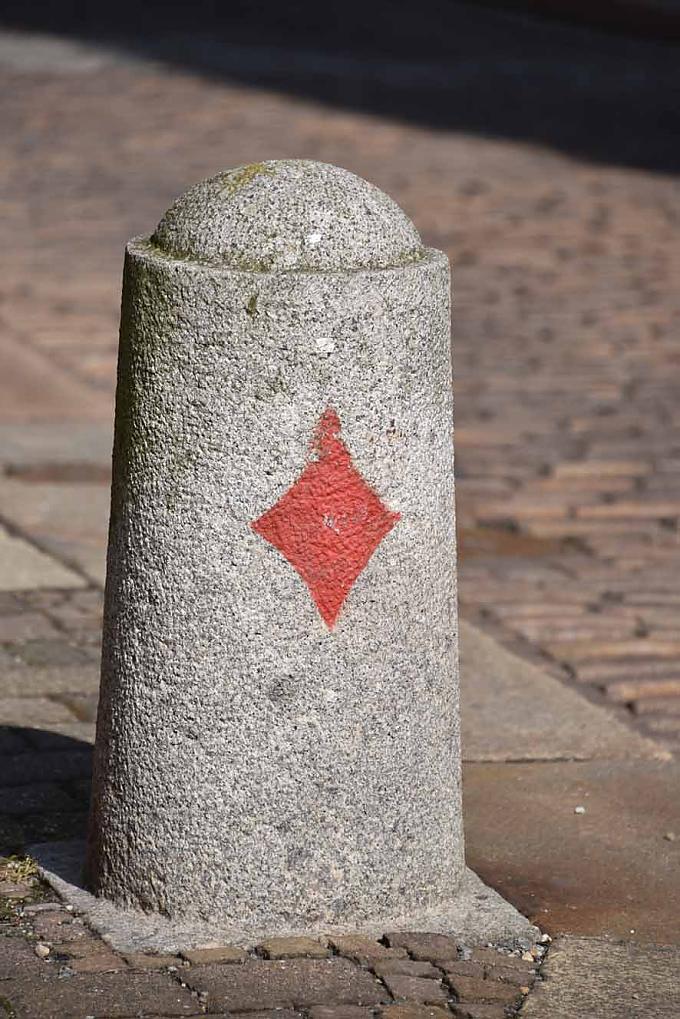 Markierung des Spielkartenerlebnispfades in Altenberg Markierung des Spielkartenerlebnispfades in Altenberg