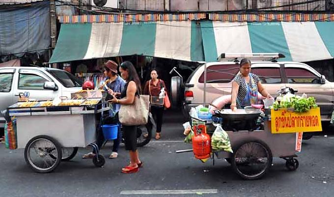 Suppenküchen am Straßenrand Zutaten für die Tom-Yam-Gung-Suppe