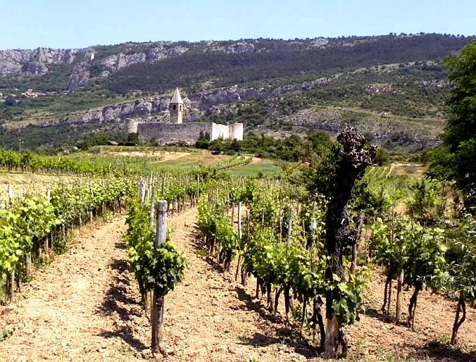 Kirche zur „Heiligen Dreifaltigkeit“ Kirche zur „Heiligen Dreifaltigkeit“