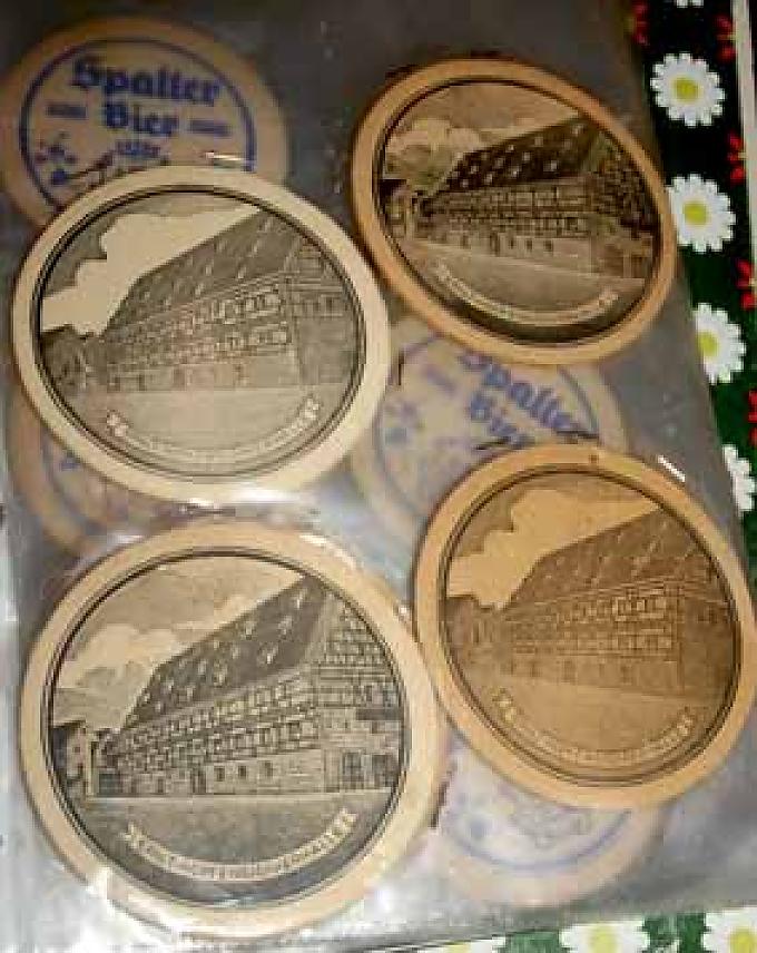 Bierdeckel mit Spaltener Hopfenhalle. Bierdeckel mit Spaltener Hopfenhalle.