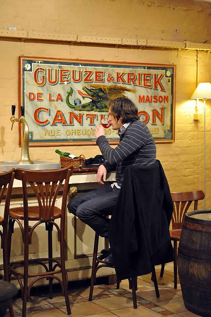 Nach dem Besuch der Brauerei gönnen sich viele Besucher ein Schlückchen. Nach dem Besuch der Brauerei gönnen sich viele Besucher ein Schlückchen.