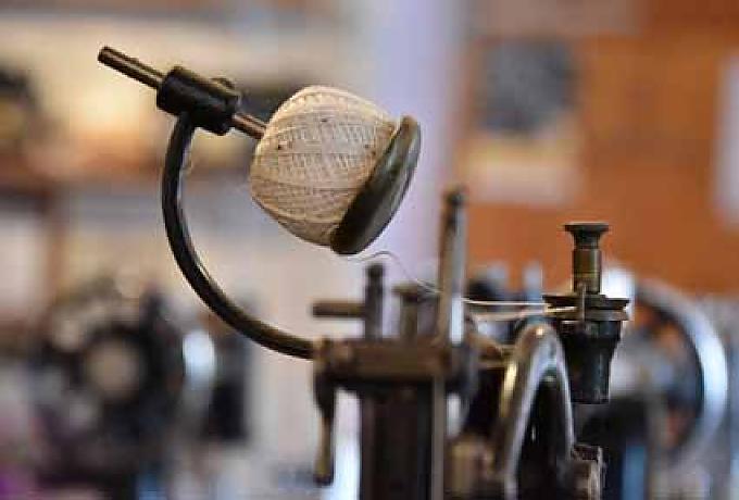 Historische Nähmaschine Historische Nähmaschine