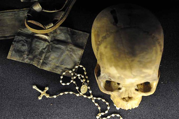 Knochen von Opfern Beucher im Museum