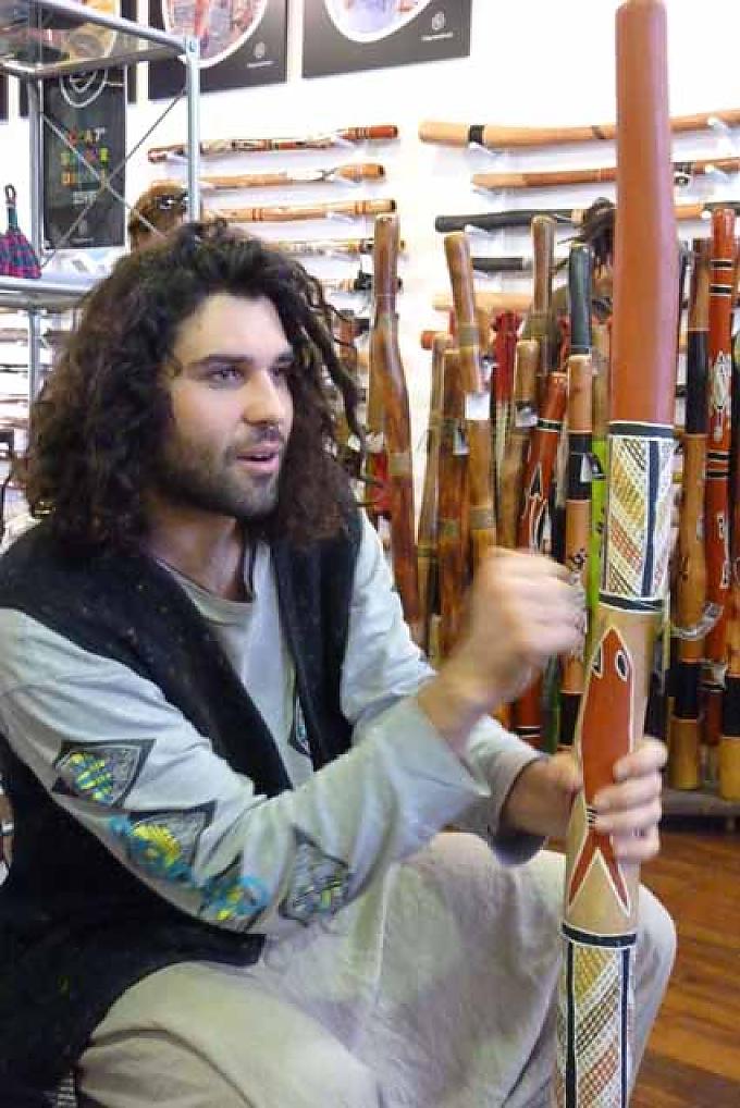 Didjeridoo-Spieler Ellot in Fremantle Didjeridoo-Spieler Ellot in Fremantle