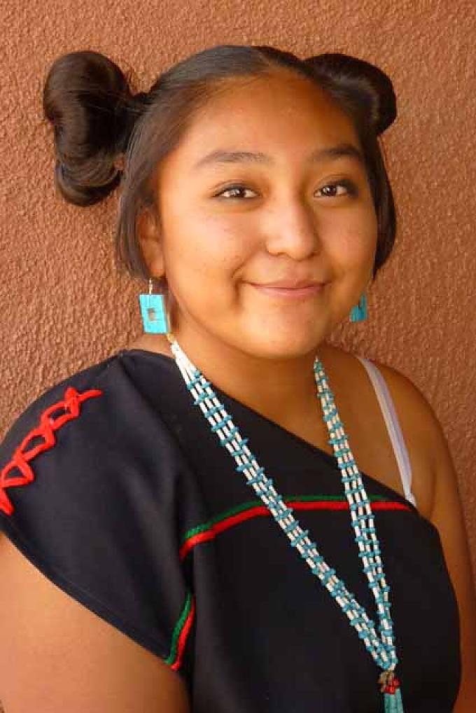 Junge Hopi-Frau im Hopi-Reservat Secret Canyon im Navajo-Reservat