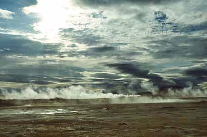Land der heißen Quellen Hochlandroute: Alle fünf Kilometer eine Furt.