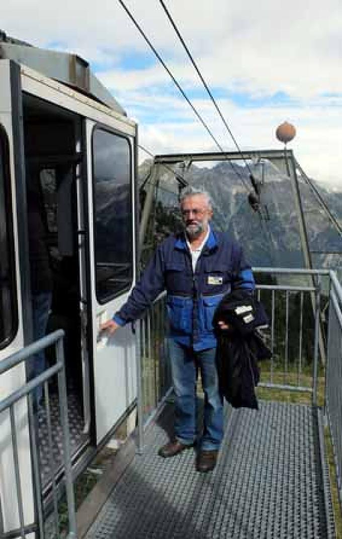Staumauerführer Ero an der Seilbahnstation Die Pranzaira-Albigna Seilbahn wurde 1956 ursprünglich als Werksseilbahn der Bergeller Kraftwerke gebaut.