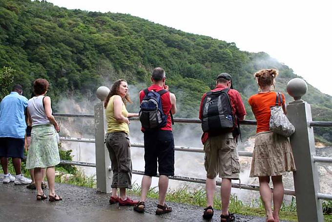 Besucher bei den Schwefelquellen Besucher bei den Schwefelquellen