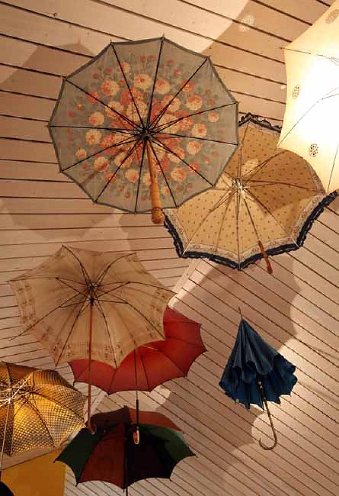 Sonnenschirme Klassische Badekostüme.