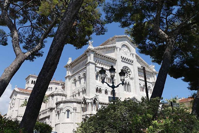 Prächtige Kathedrale von Monaco Verwinkelte Siedlung im Cinque Terre