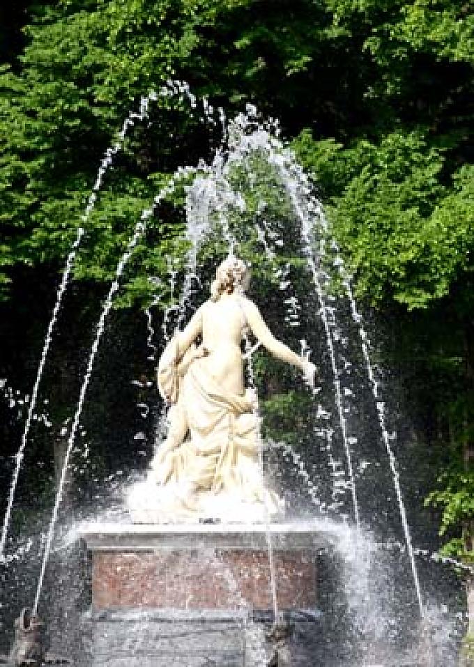 Brunnenwärter Naß sorgt dafür, dass das Spritzbild stimmt. Brunnenwärter Detlef Naß