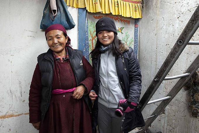 Padma und ihre Mutter. Padma und ihre Mutter.