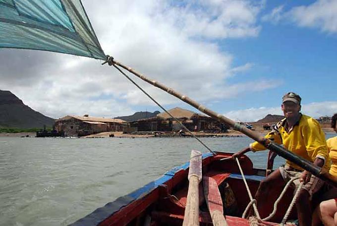Bei den Fischern von Salamansa, Sao Vicente. Kapitän Alfonsin Bei den Fischern von Salamansa, Sao Vicente. Kapitän Alfonsin