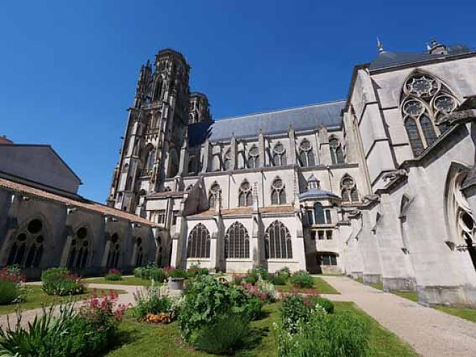 Gotischer Glanz an der Mosel: Touls Kathedrale feiert 800jährigen Geburtstag Gotischer Glanz an der Mosel: Touls Kathedrale feiert 800jährigen Geburtstag