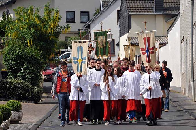 Prozession durch Walberberg Prozession durch Walberberg