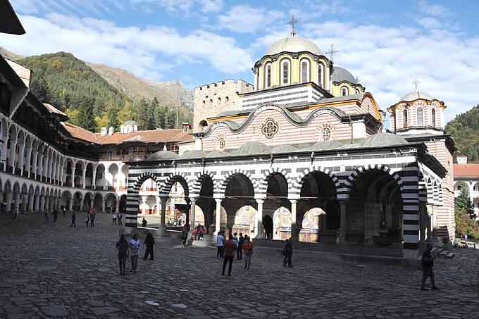 Kloster Rila, das "Kloster des Heiligen Iwan Rilski". Kloster Rila, das "Kloster des Heiligen Iwan Rilski".