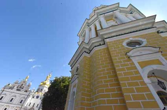 Glockenturm und Uspenski-Kathedrale. Glockenturm und Uspenski-Kathedrale.
