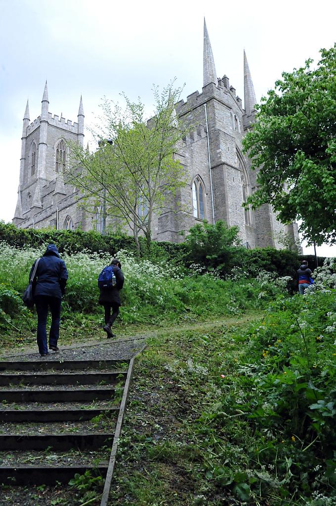 Neben der anglikanischen Kathedrale soll das Grab des Heiligen sein Neben der anglikanischen Kathedrale soll das Grab des Heiligen sein
