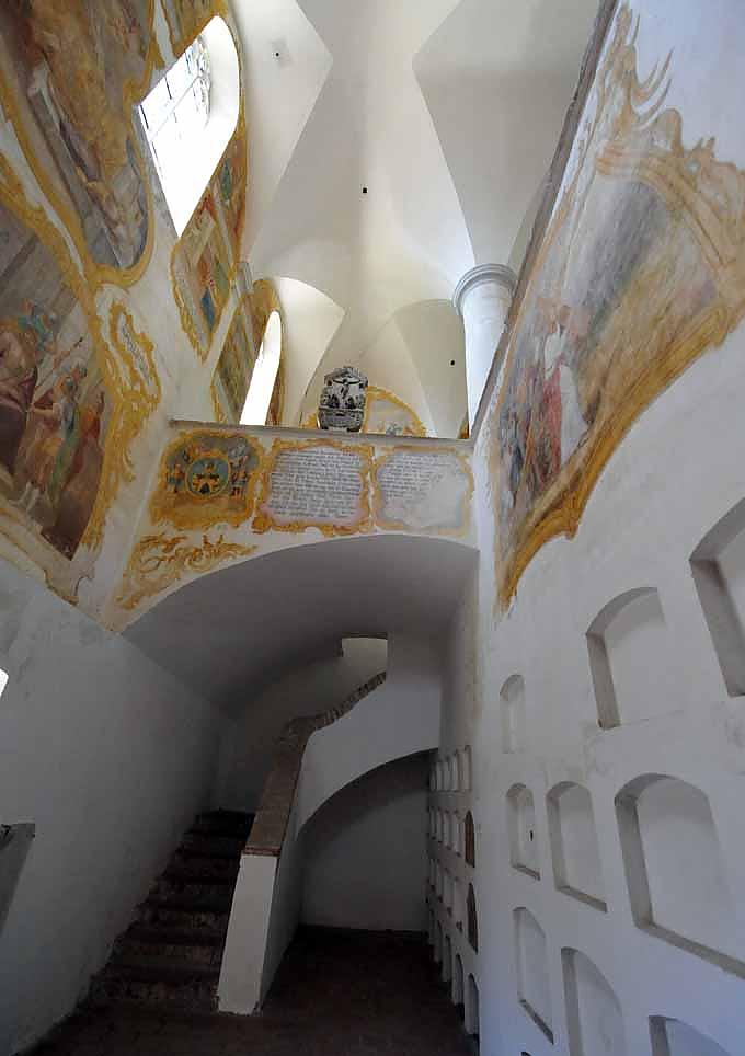 Die Totenkapelle Tod und Prokurator