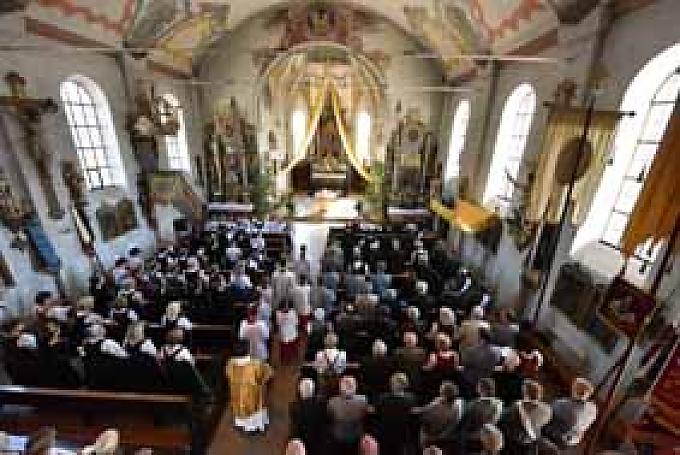 Gottesdienst in der Dorfkirche von Törwang Gottesdienst in der Dorfkirche von Törwang