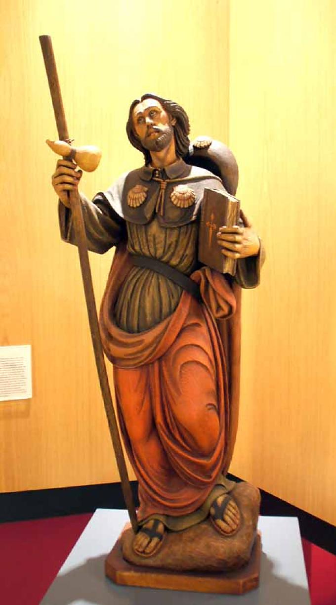 Pilgerheiliger Jakobus maior mit seinen typischen Attributen Kreuzreliquiare: barockes Standkreuz mit Strahlenkranz