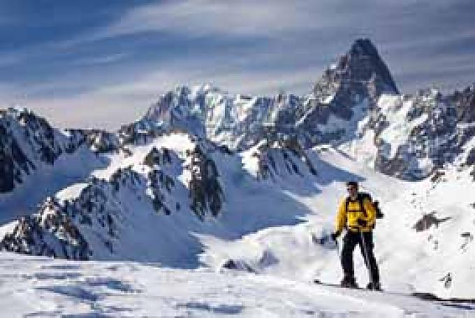 Skifahrer Karfreitagsprozession am Hospice du Grand St.Bernard,