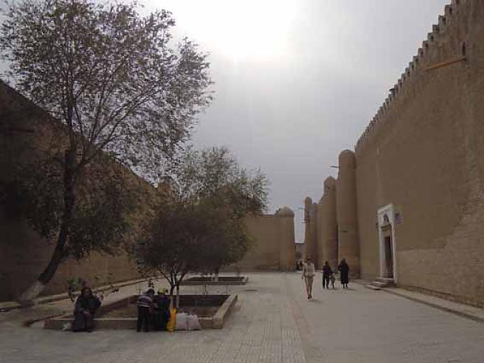 Straßenszene in Khiva in Usbekistan Straßenszene in Khiva in Usbekistan