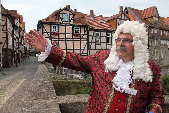 Ernst Polej als Dr. Eisenbart Dr. Johannes-Andreas-Eisenbart-Platz in Hannoversch Münden.