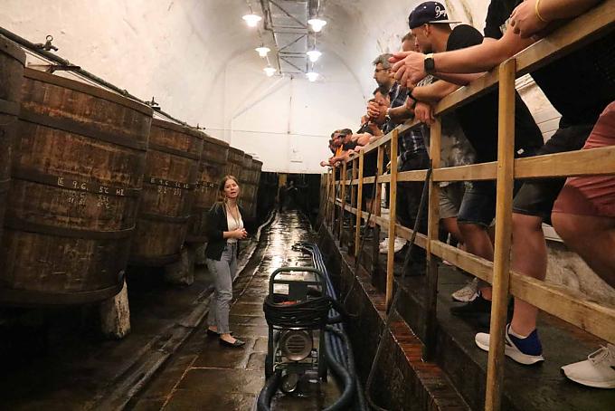 Besucher im Biermuseum in Pilsen Marionetten im Puppenmuseum in Pilsen.