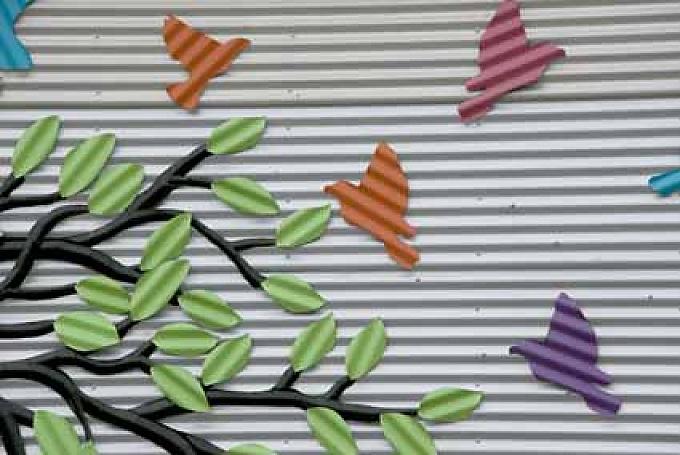 Wand einer Garage in Tirau Wand einer Garage in Tirau