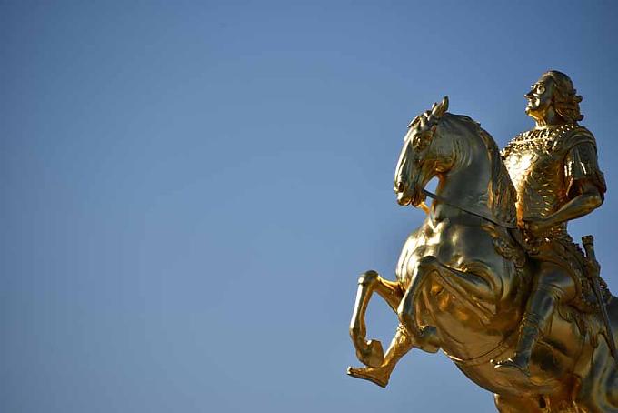 Goldener Reiter Elbufer mit Elbschlössern